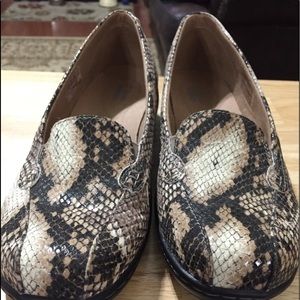 Ladies snake skin shoes